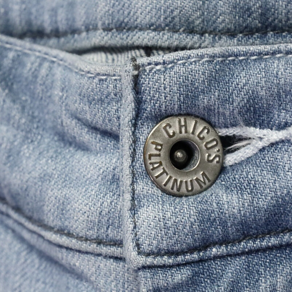Chicos Jeans 0.5 Short Petites 6P Blue Flare Leg Platinum Charm SH Stretch Denim - Picture 7 of 12
